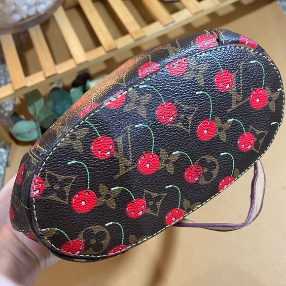 Leather Cherry Bag. - Picture 4 of 11